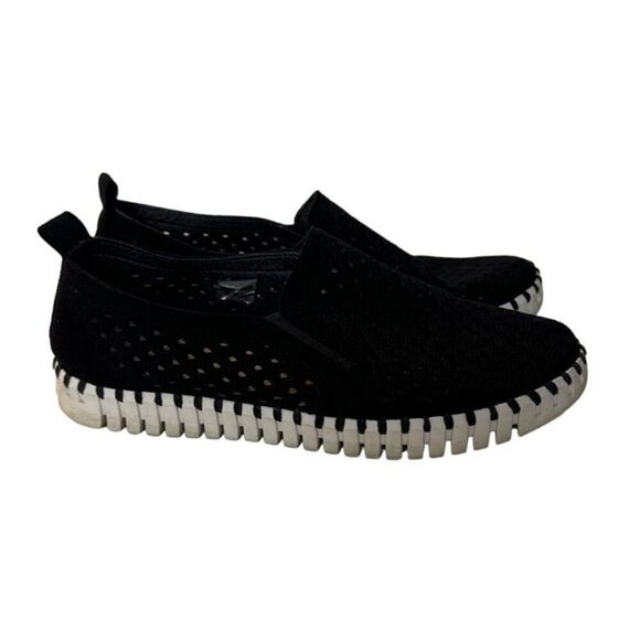 Ilse Jacobsen Womens Perforated Black Slip-On Shoes Size 38 Rubber Sole - Picture 2 of 7